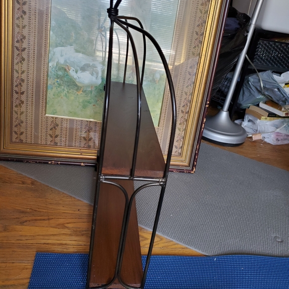 Longaberger Wrought Iron 2-Tier Shelf or Baker's Rack with WoodCrafts Shelves - Picture 6 of 9